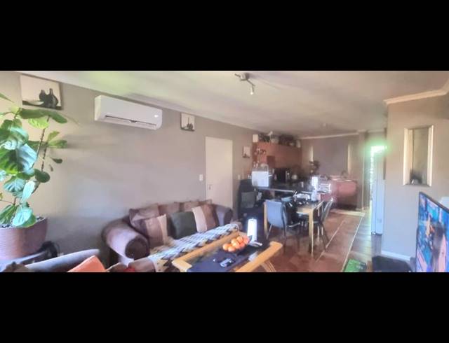 2 BEDROOM TOWNHOUSE FOR SALE IN AMBERFIELD